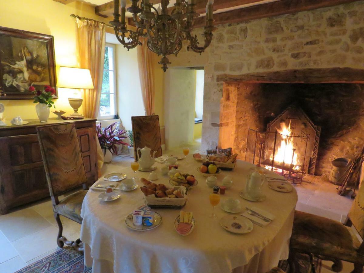 Chateau De Gaubert Bed & Breakfast Terrasson Eksteriør bilde
